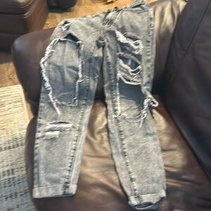 If you like the jeans with rips and tears, here it is. Women’s size 2.